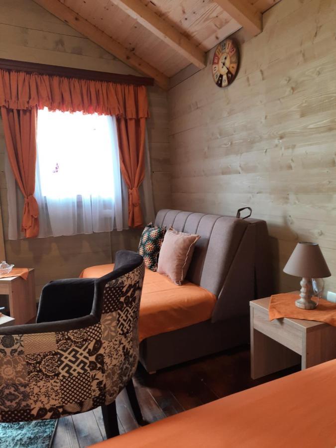 Mali Raj Apartmani Cetinje Kültér fotó