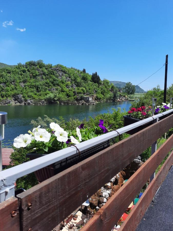 Mali Raj Apartmani Cetinje Kültér fotó