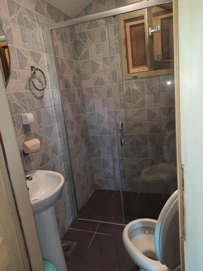 Mali Raj Apartmani Cetinje Kültér fotó