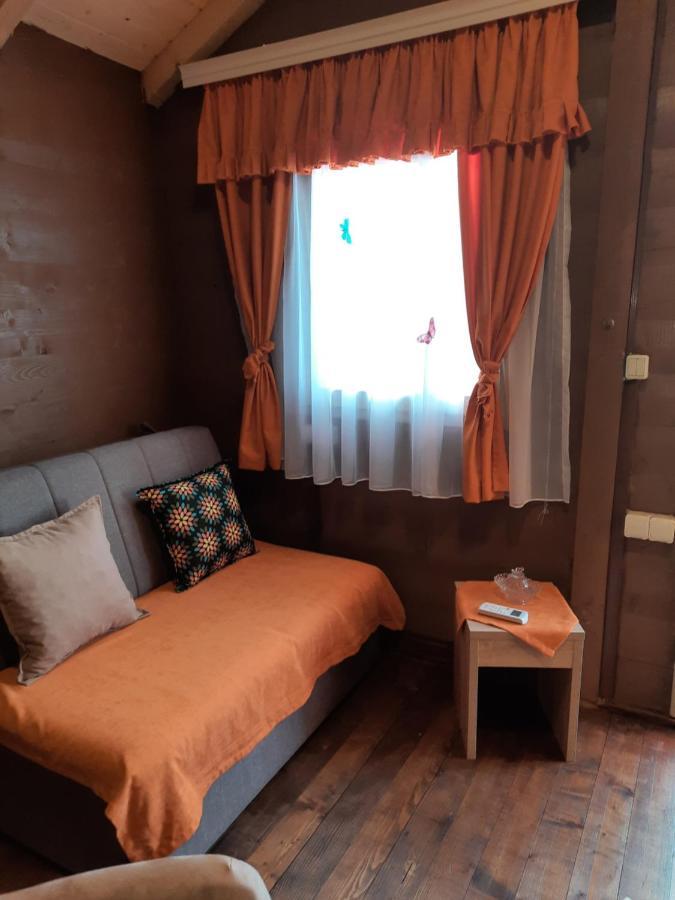 Mali Raj Apartmani Cetinje Kültér fotó