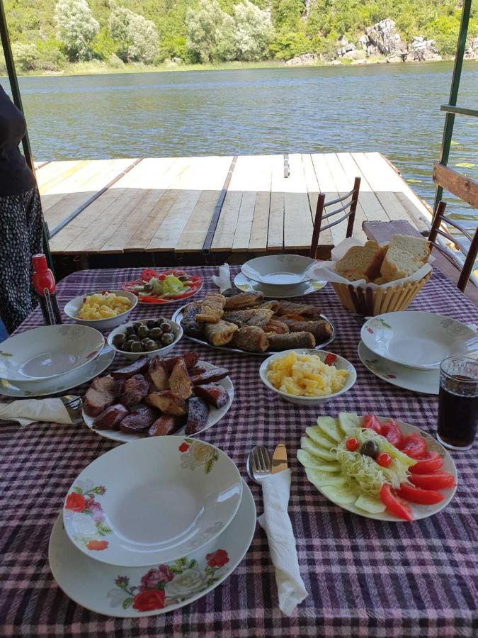 Mali Raj Apartmani Cetinje Kültér fotó