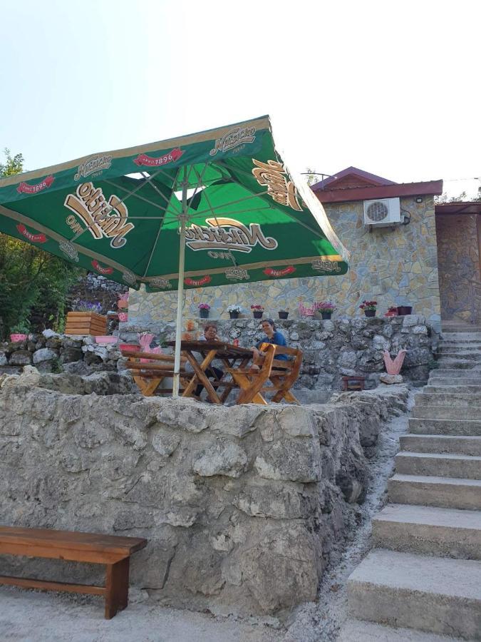 Mali Raj Apartmani Cetinje Kültér fotó