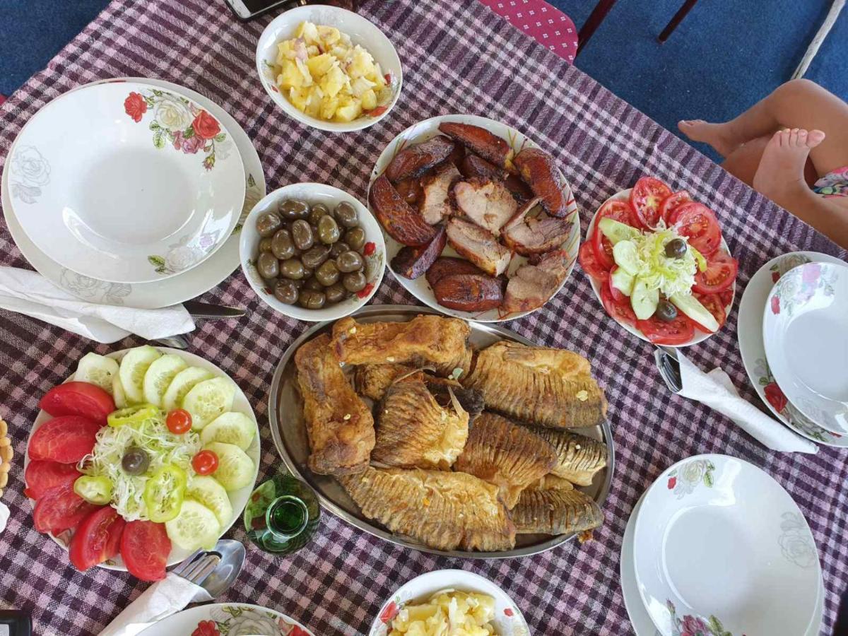 Mali Raj Apartmani Cetinje Kültér fotó
