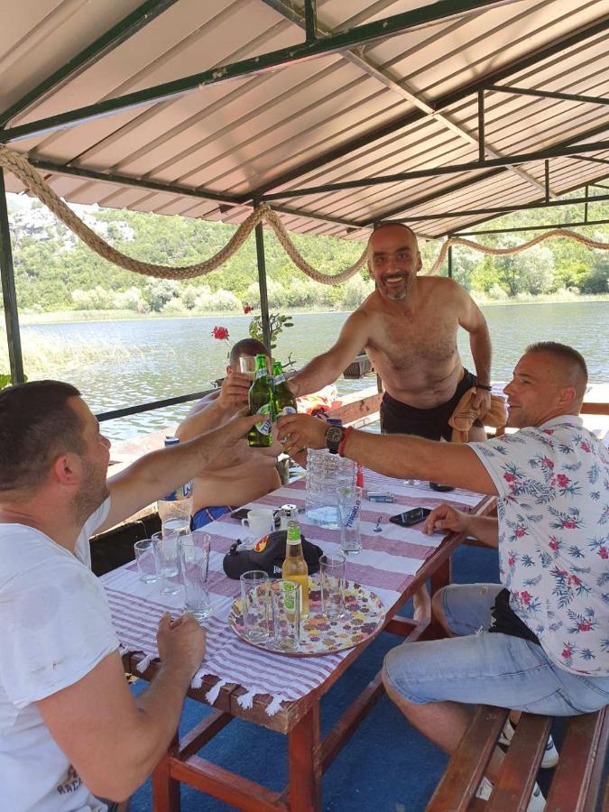 Mali Raj Apartmani Cetinje Kültér fotó